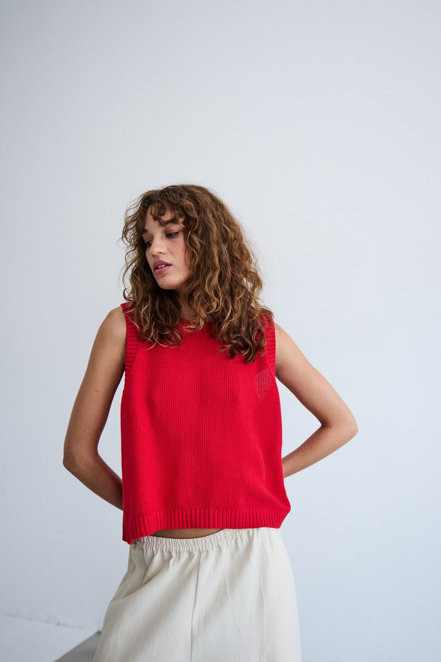 Ihdotties Sleeveless Knit Top (Red)