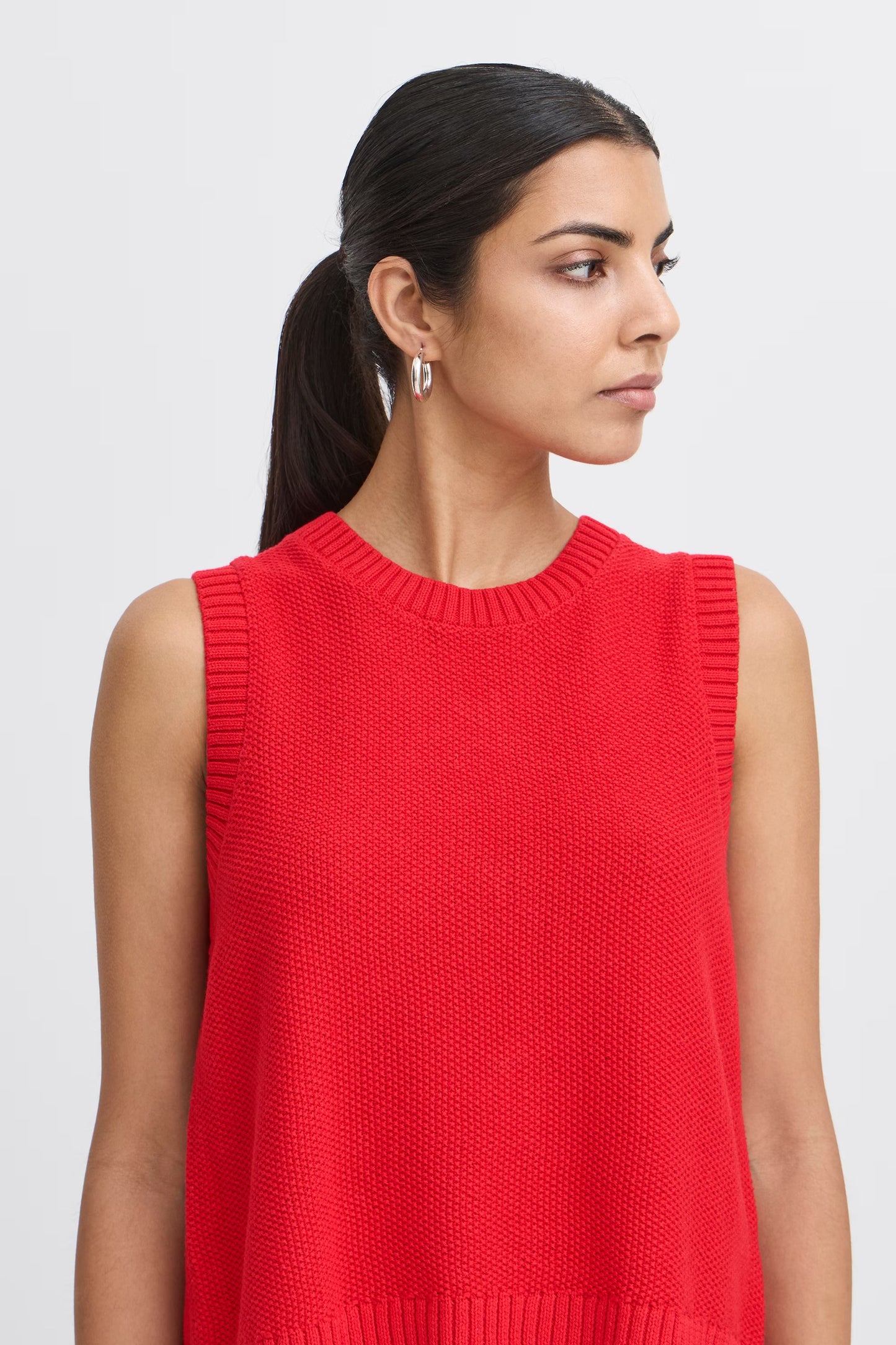 Ihdotties Sleeveless Knit Top (Red)