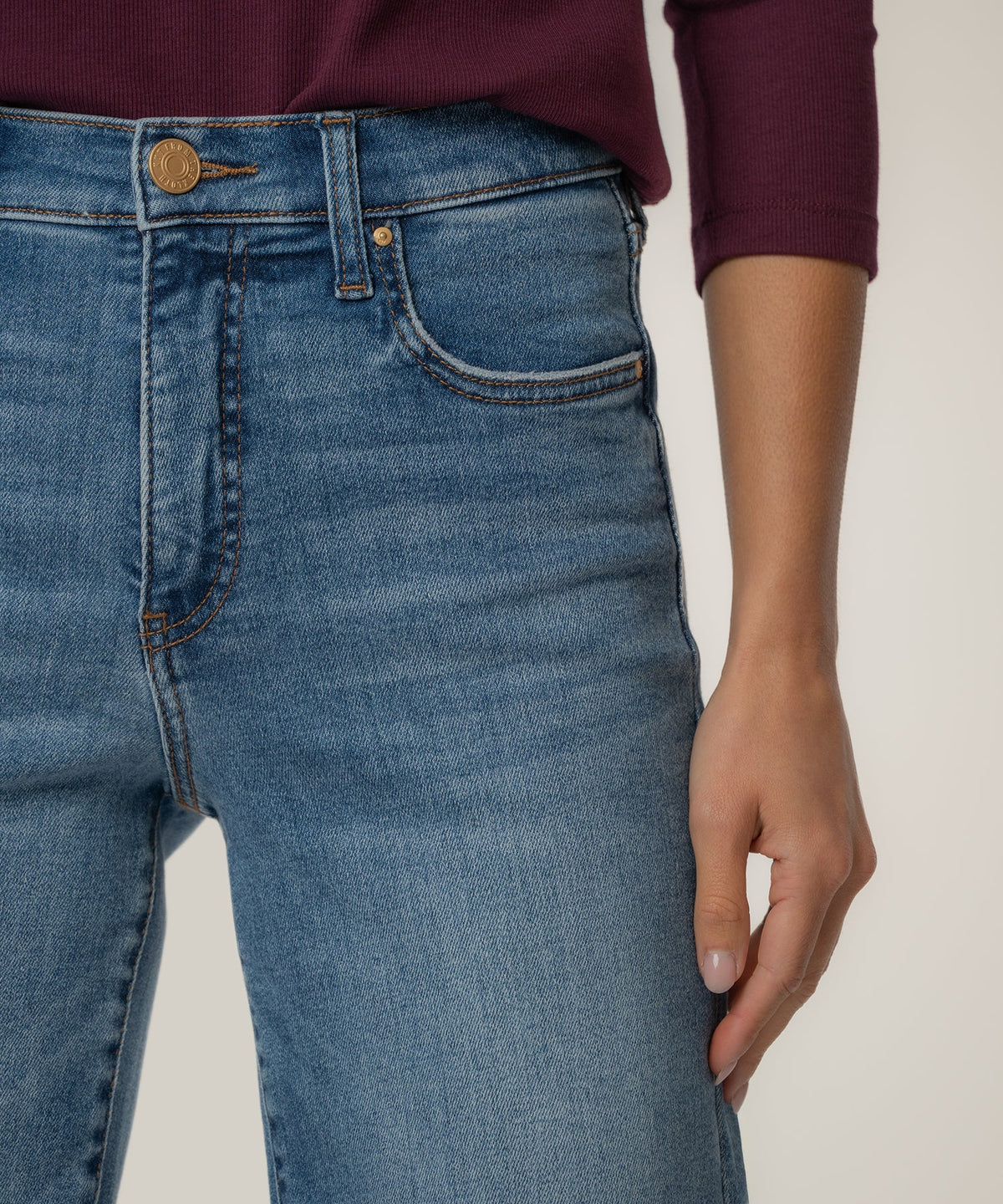 Avery High Rise Straight Leg Raw Hem (Building) view 4