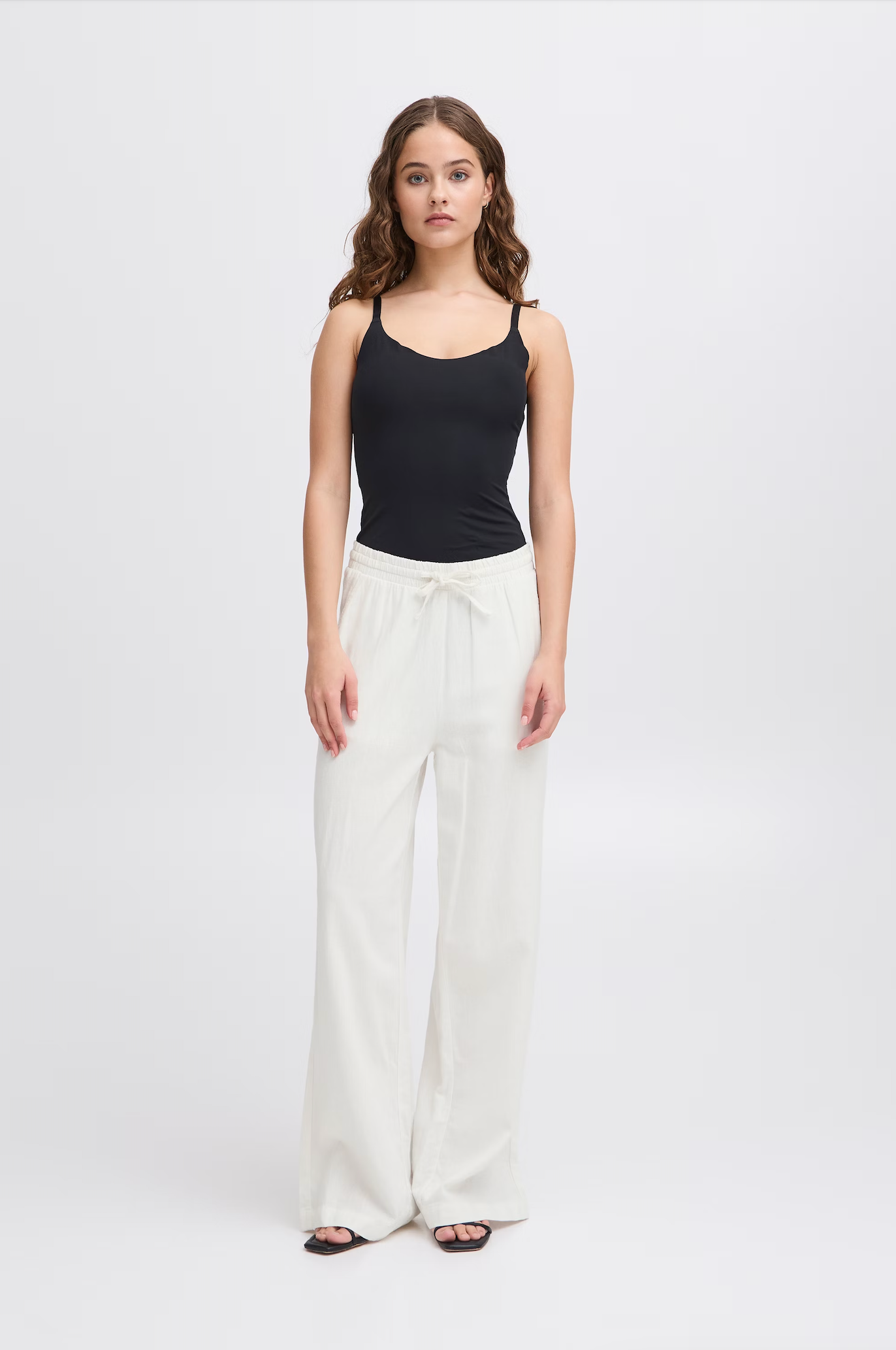Ihlinno Linen Pants (White)