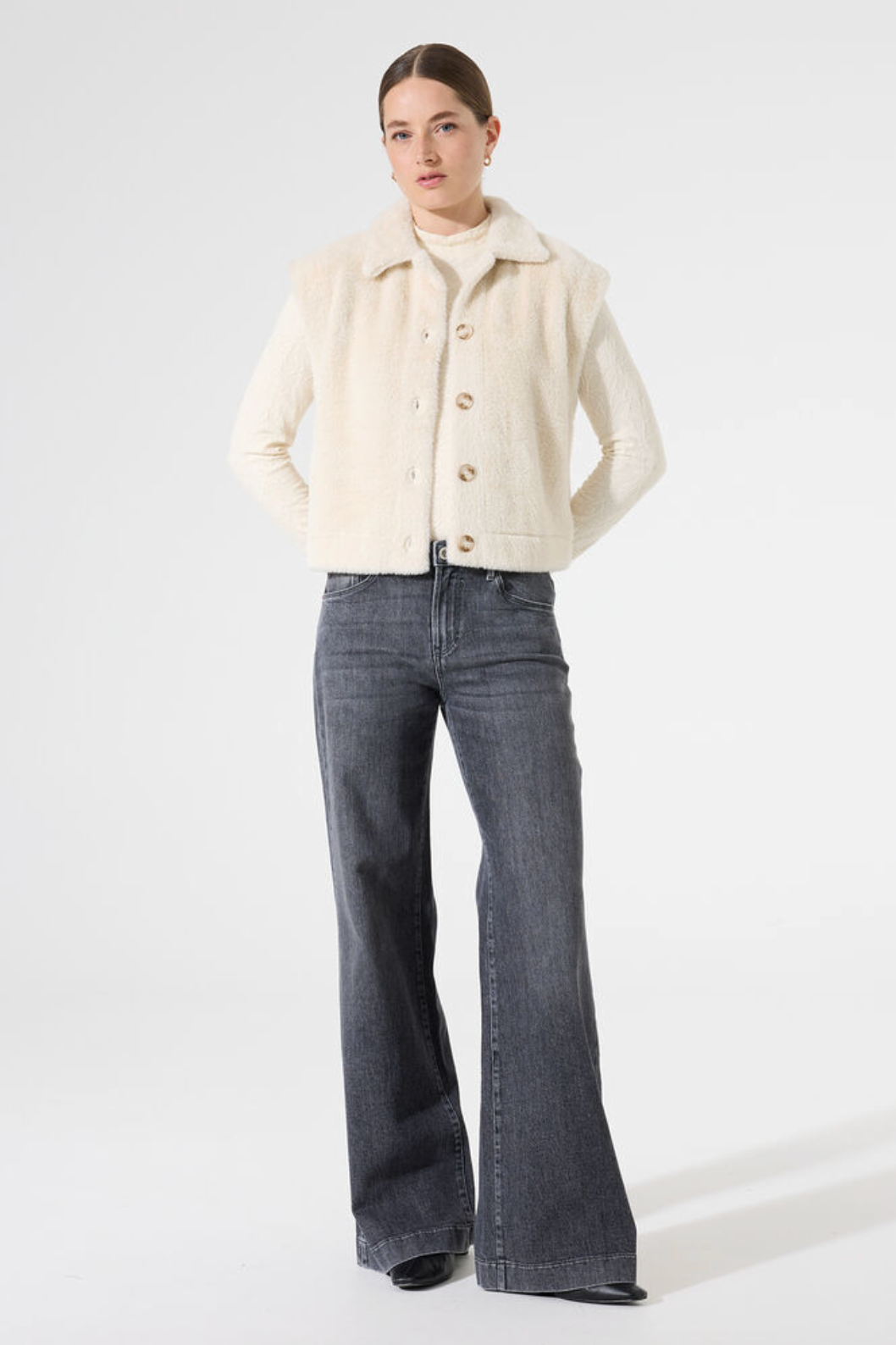 Vivette Vest (Dove)