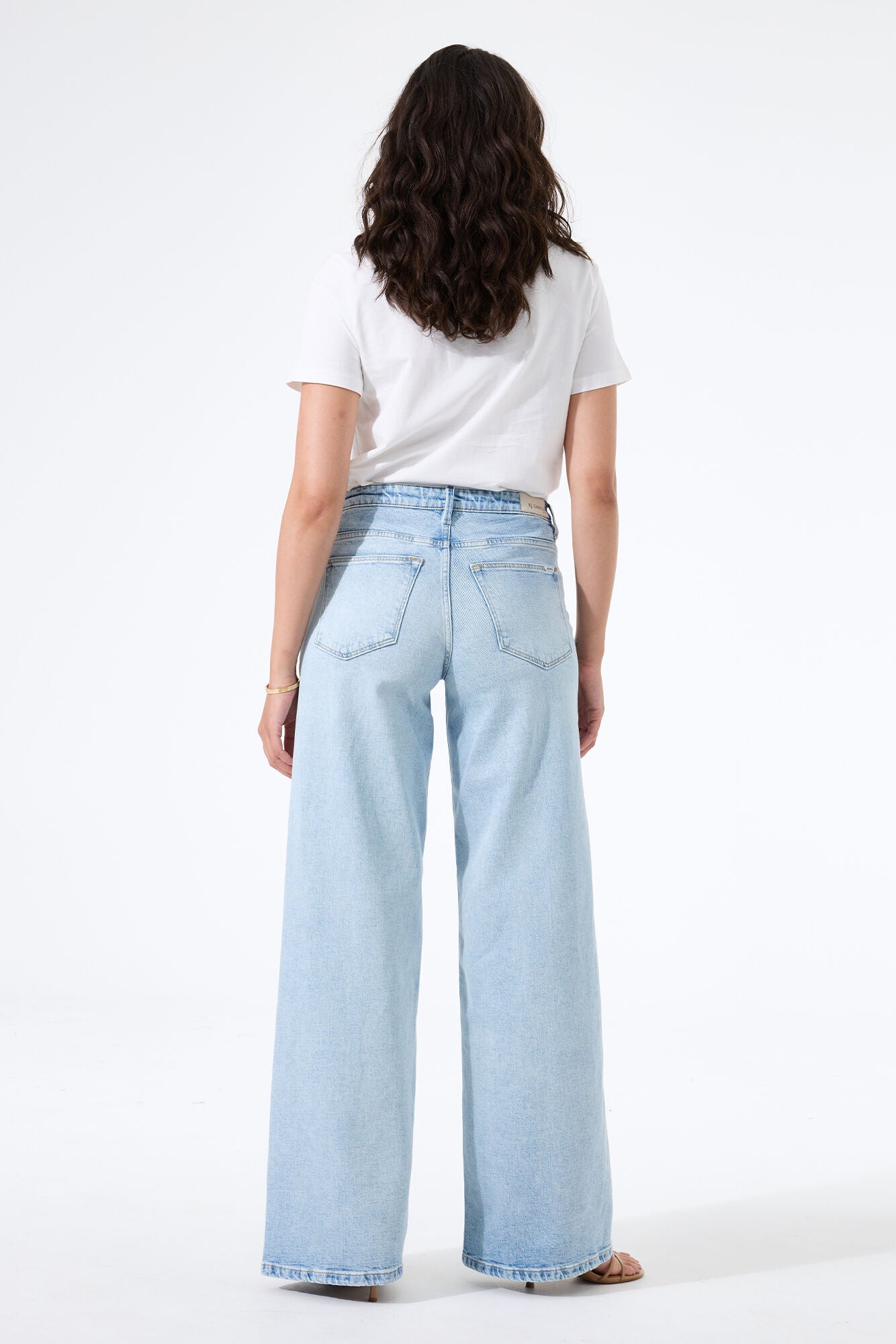 Celia 242 Ultra Wide Jeans (Light Wash)