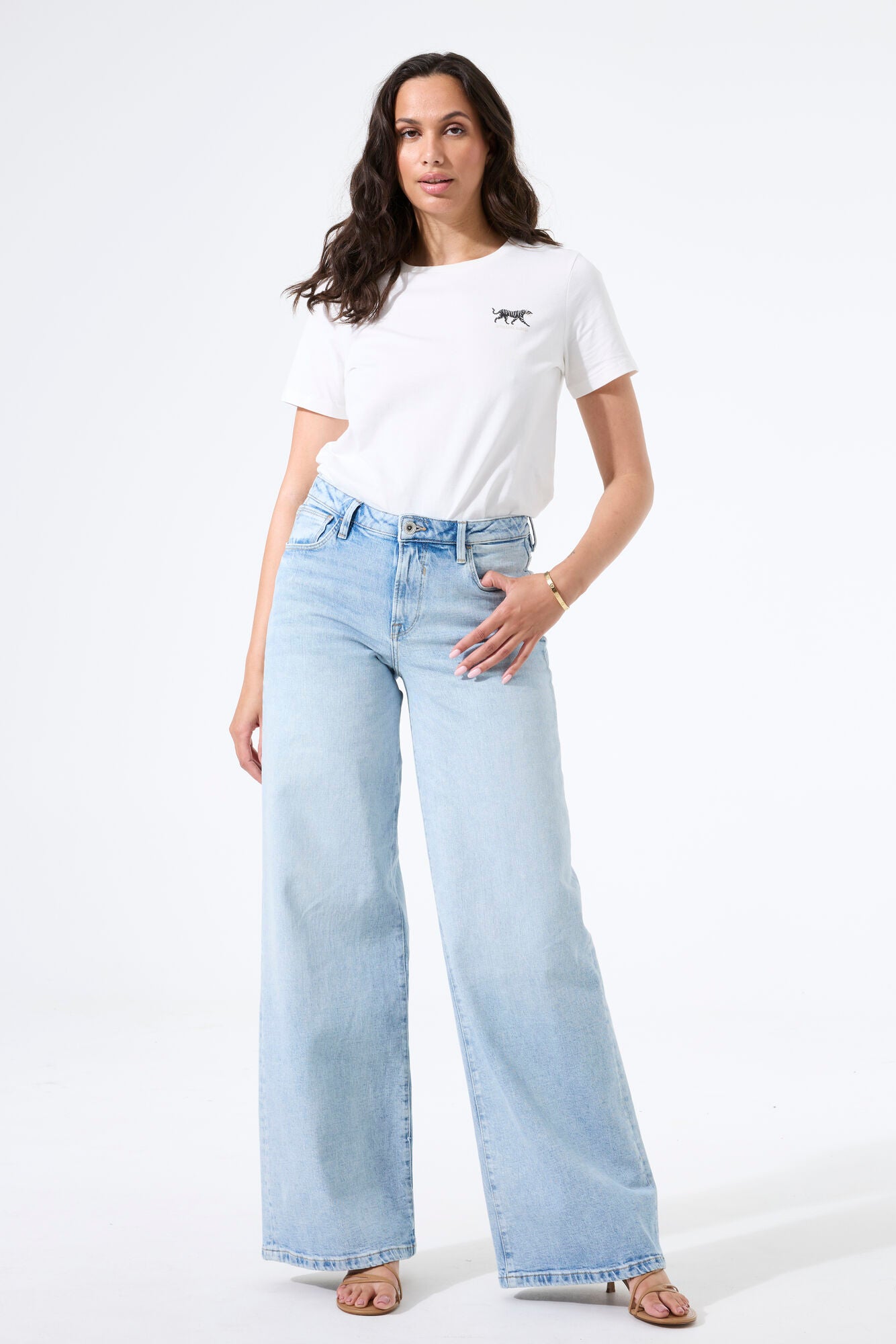 Celia 242 Ultra Wide Jeans (Light Wash)