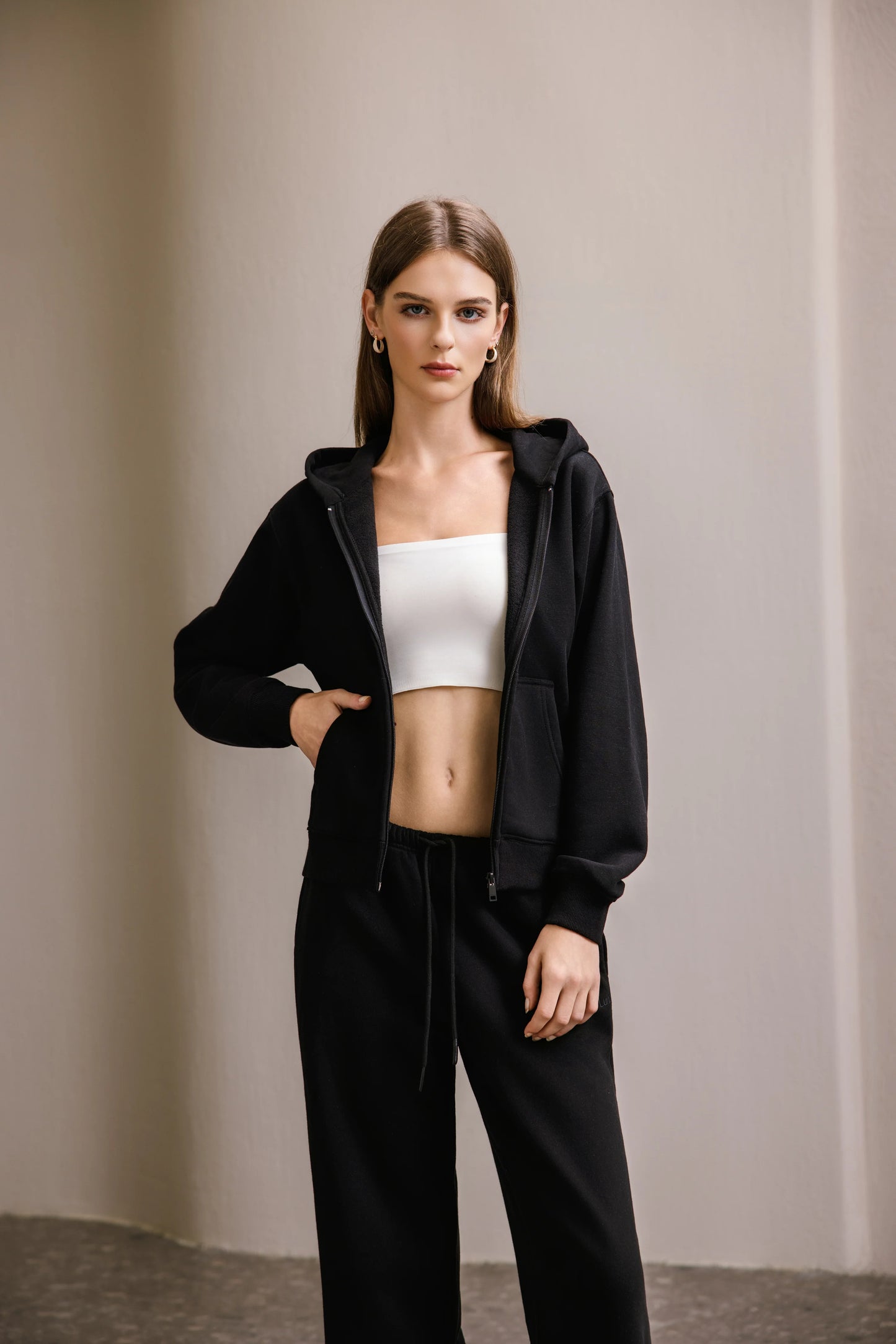 Essential Hoodie (Black)