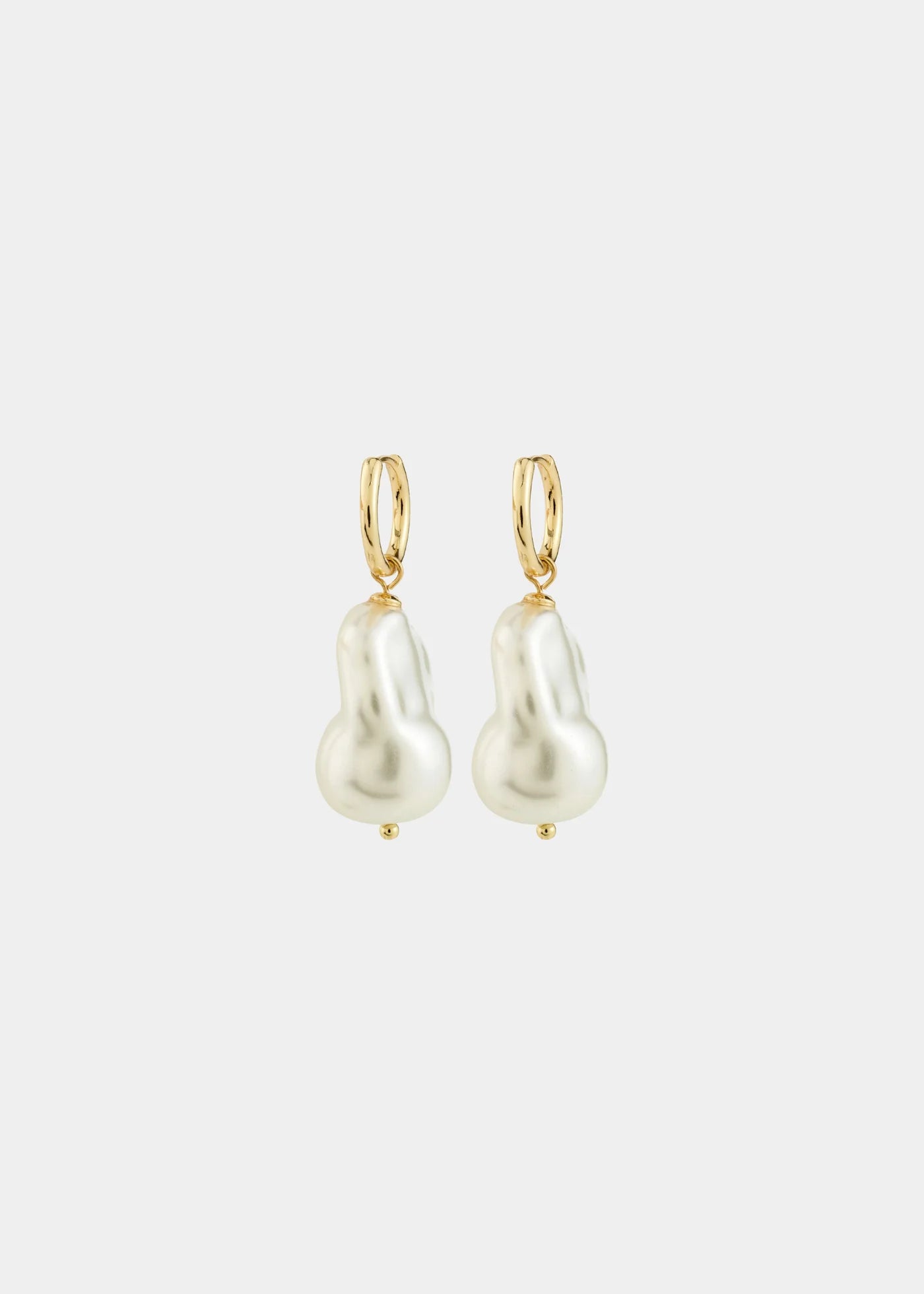 Radley Pearl Earrings (Gold)