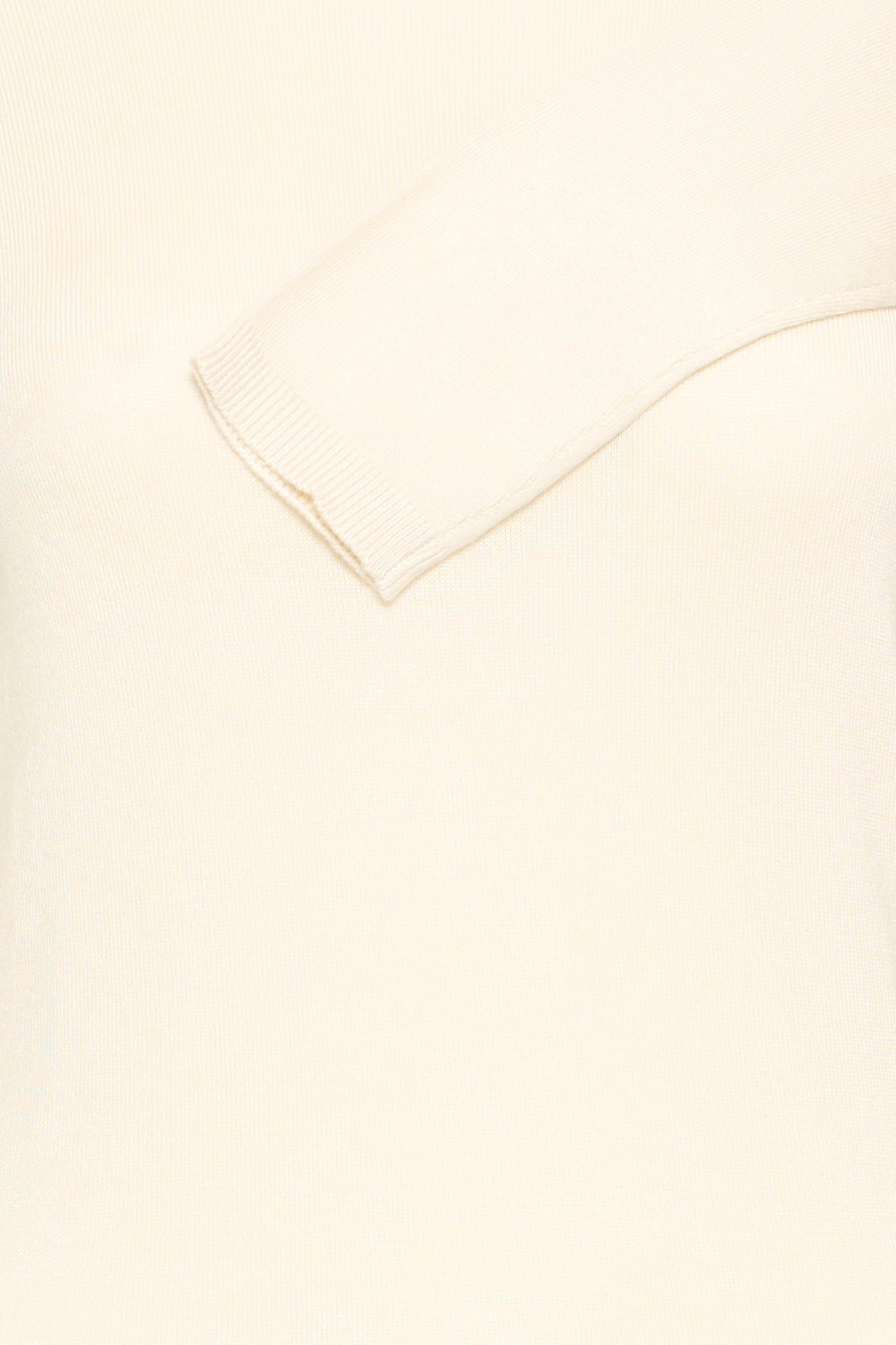 Ihmafa Long Sleeve Turtleneck (White)