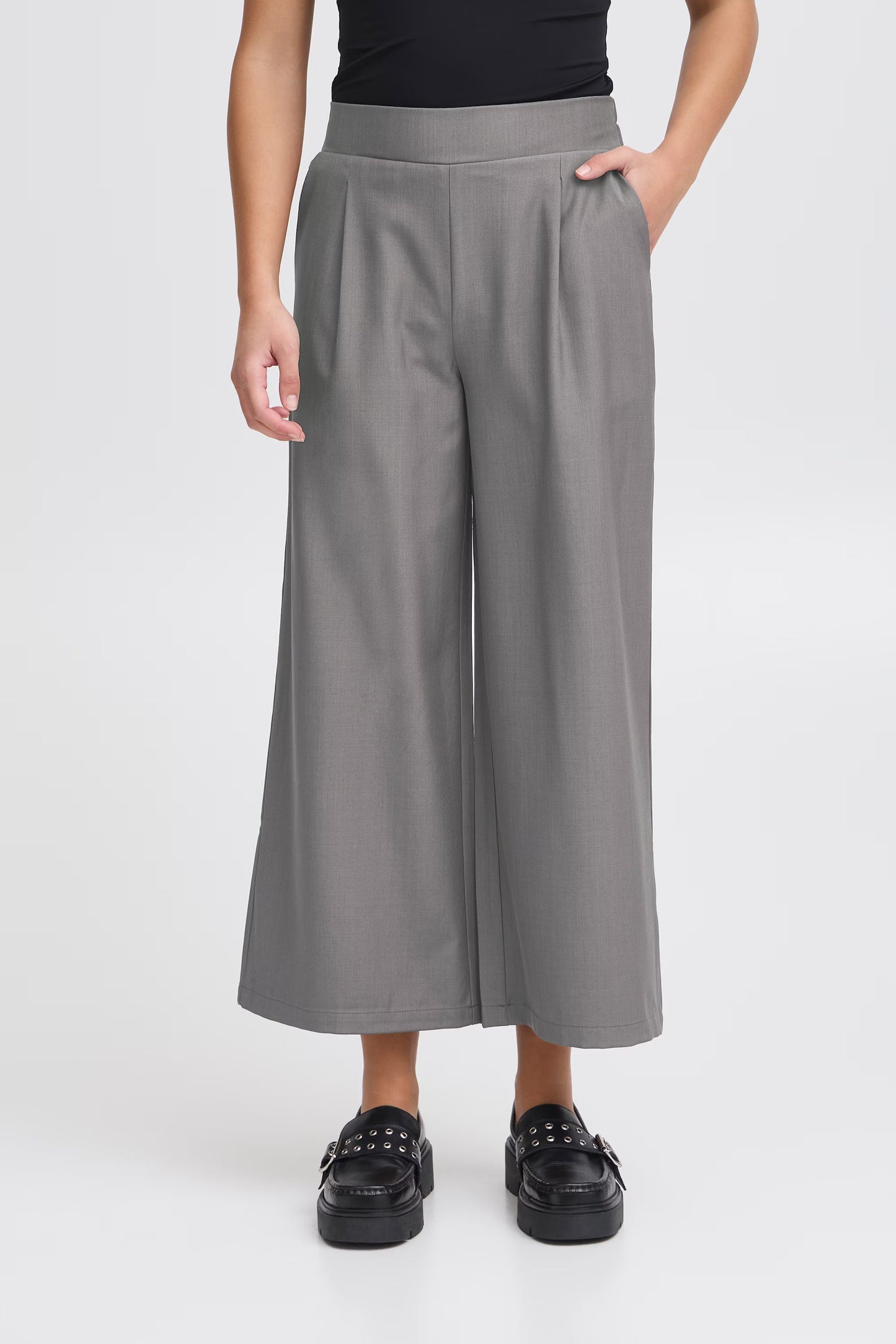 Ixdorthea Trousers (Forged Iron)