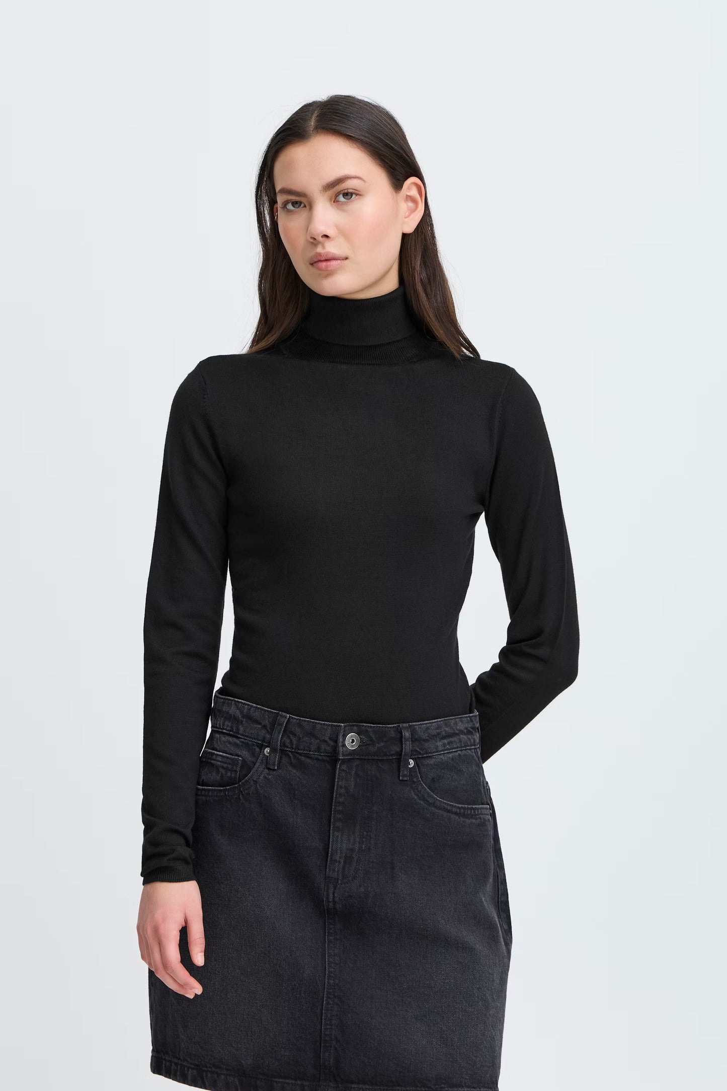 Ihmafa Long Sleeve Turtleneck (Black)