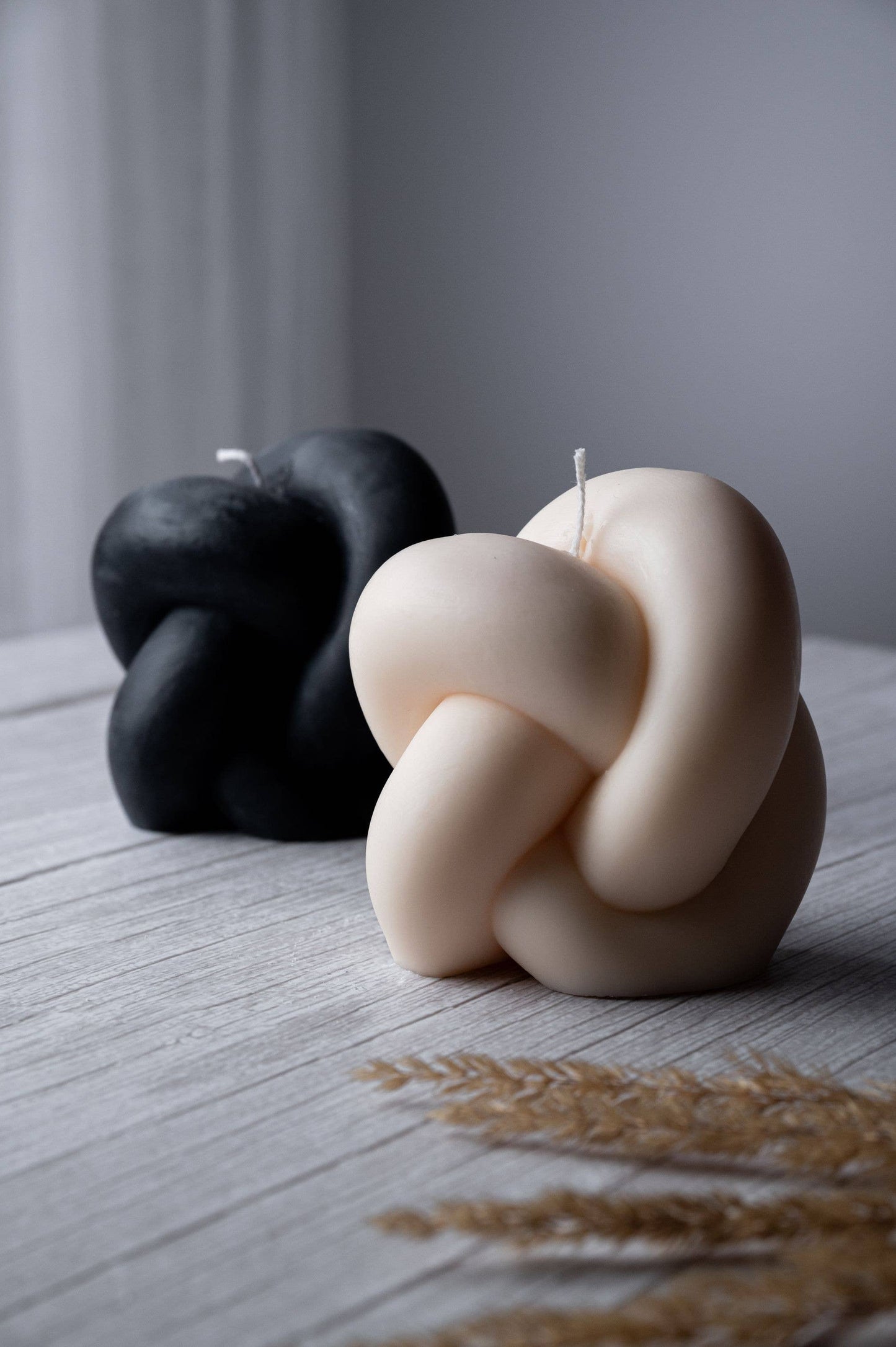Large Soy Knot Candle (Uncoloured / Unscented)