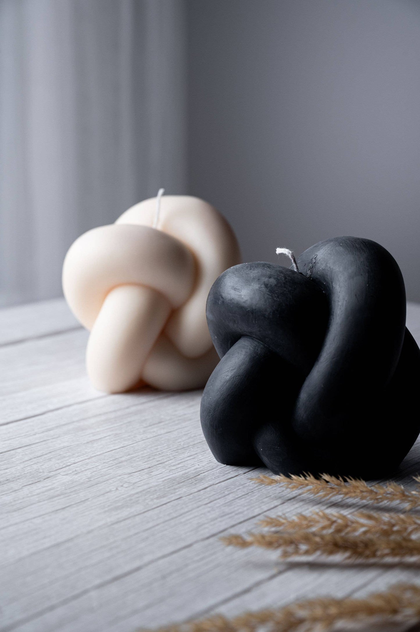 Large Soy Knot Candle (Uncoloured / Unscented)