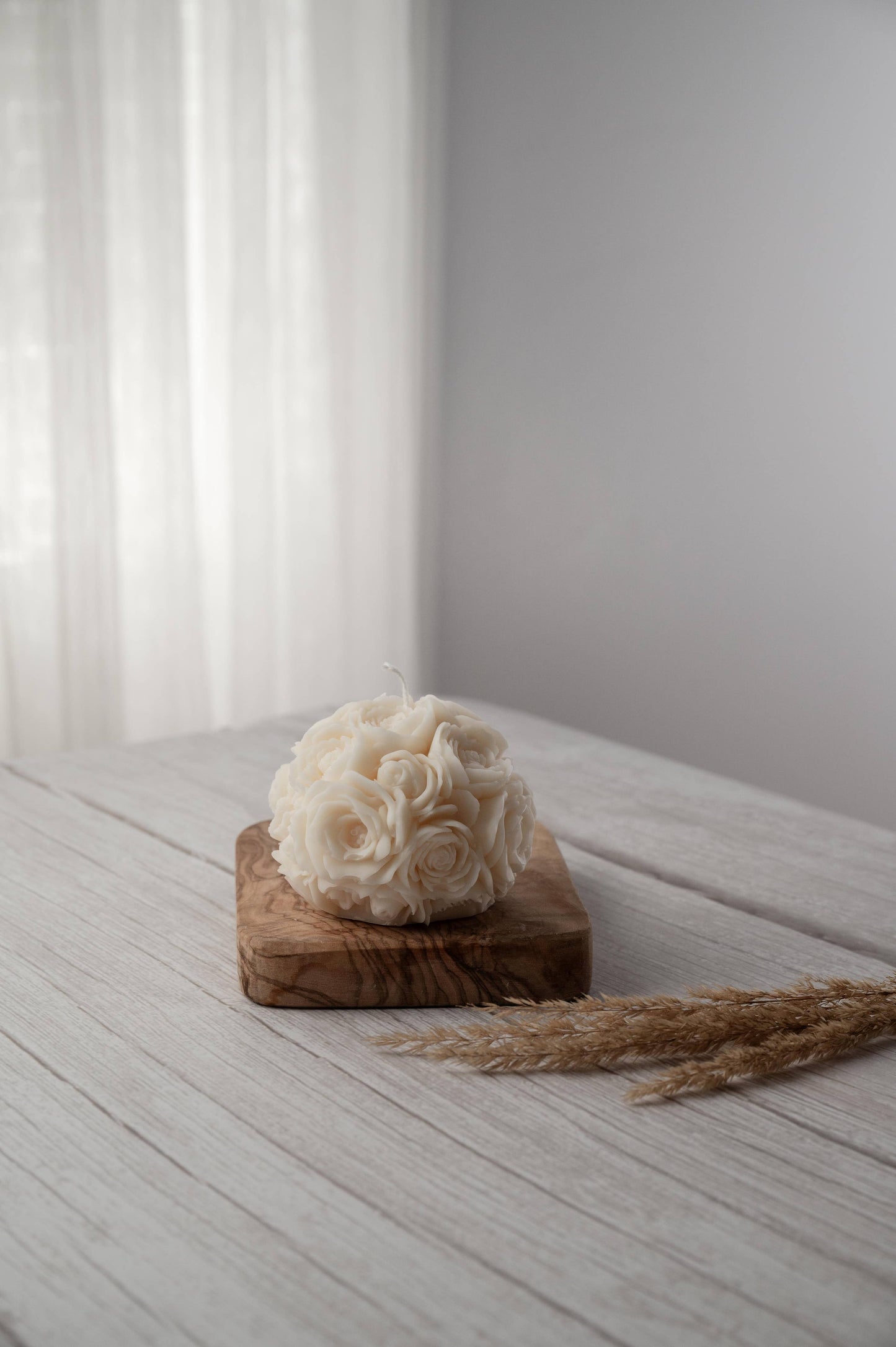 Rose Flower Ball Candle (Uncoloured / Unscented)
