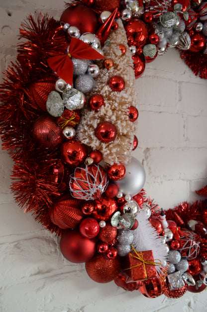 Red Cluster Wreath with Bird