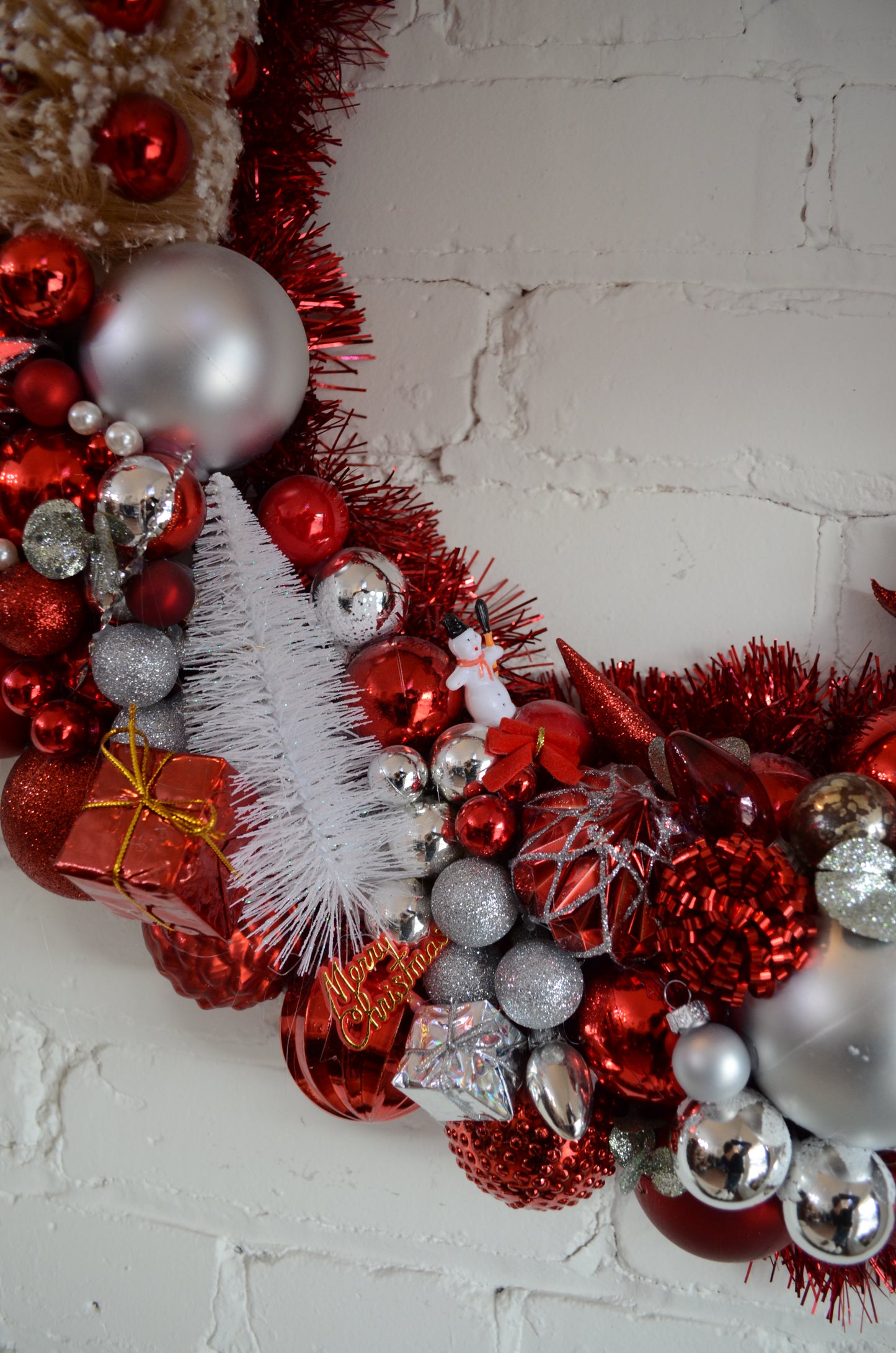Red Cluster Wreath with Bird
