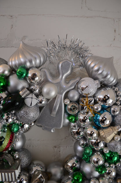 Cluster Wreath with Cookie Cutters