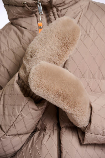 Oxo Faux Fur Gloves (Oat)