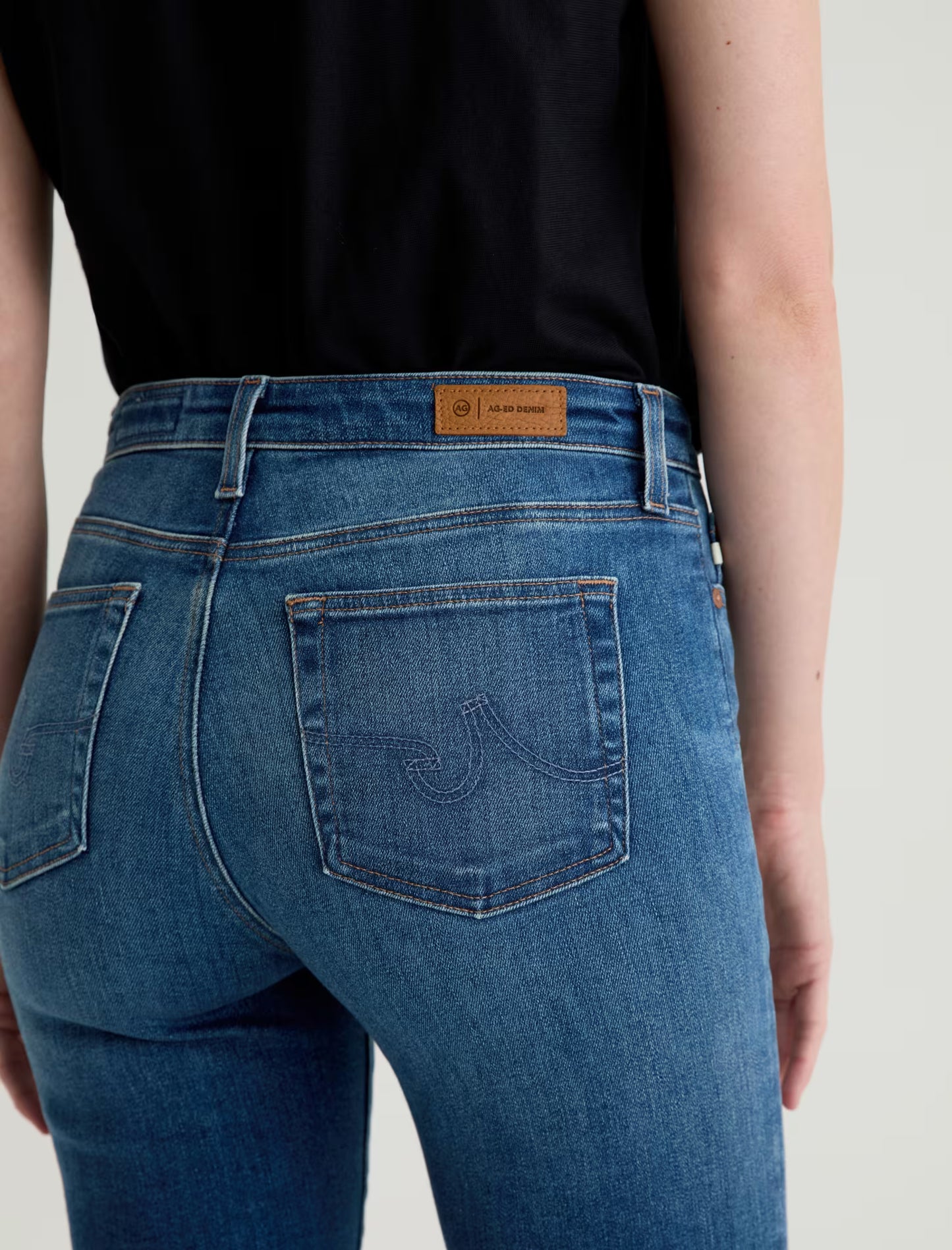 AG Mari Mid Rise Slim Straight (12 Years Assumption)