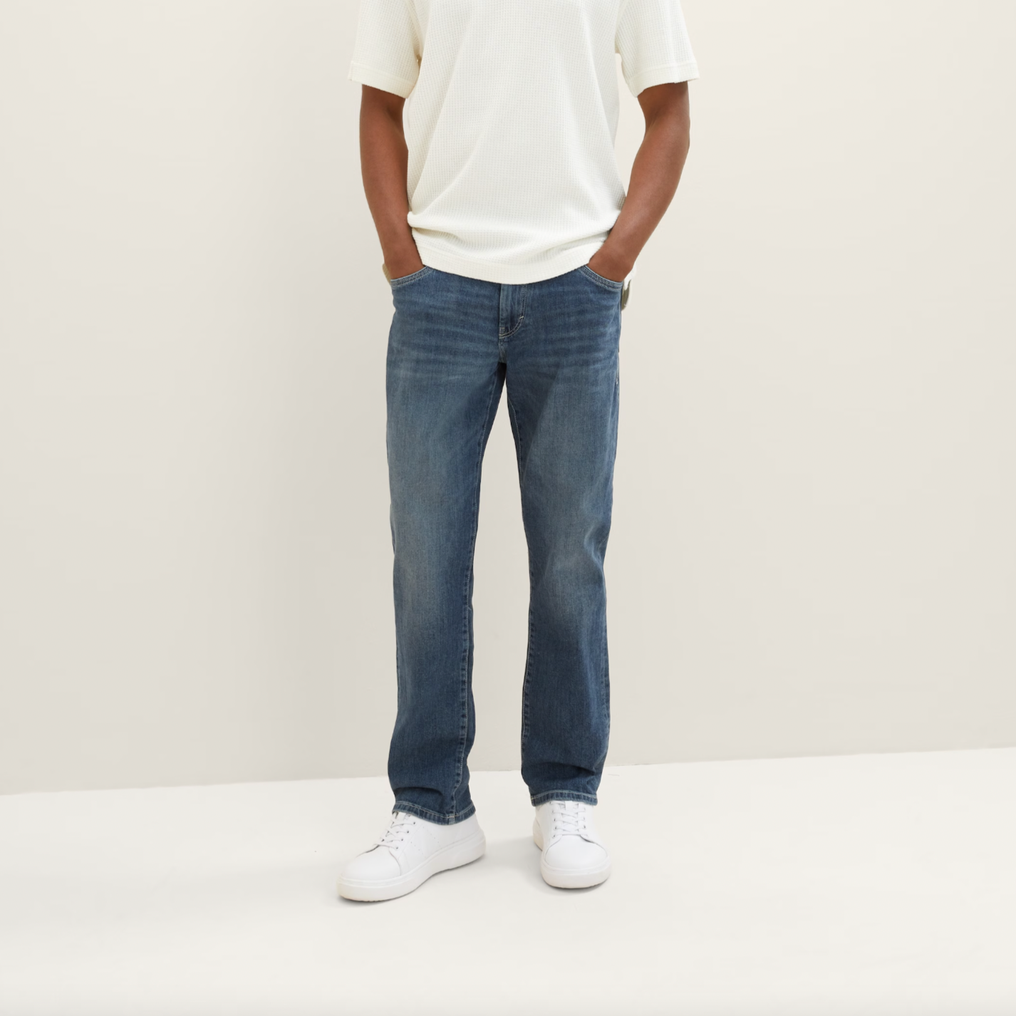 Marvin Straight Jean (Mid-Stone Medium)