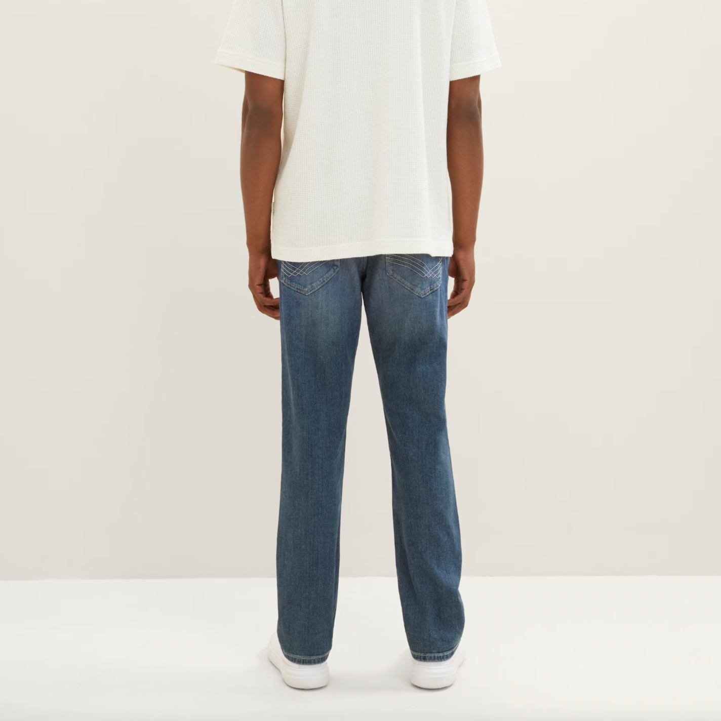 Marvin Straight Jean (Mid-Stone Medium)