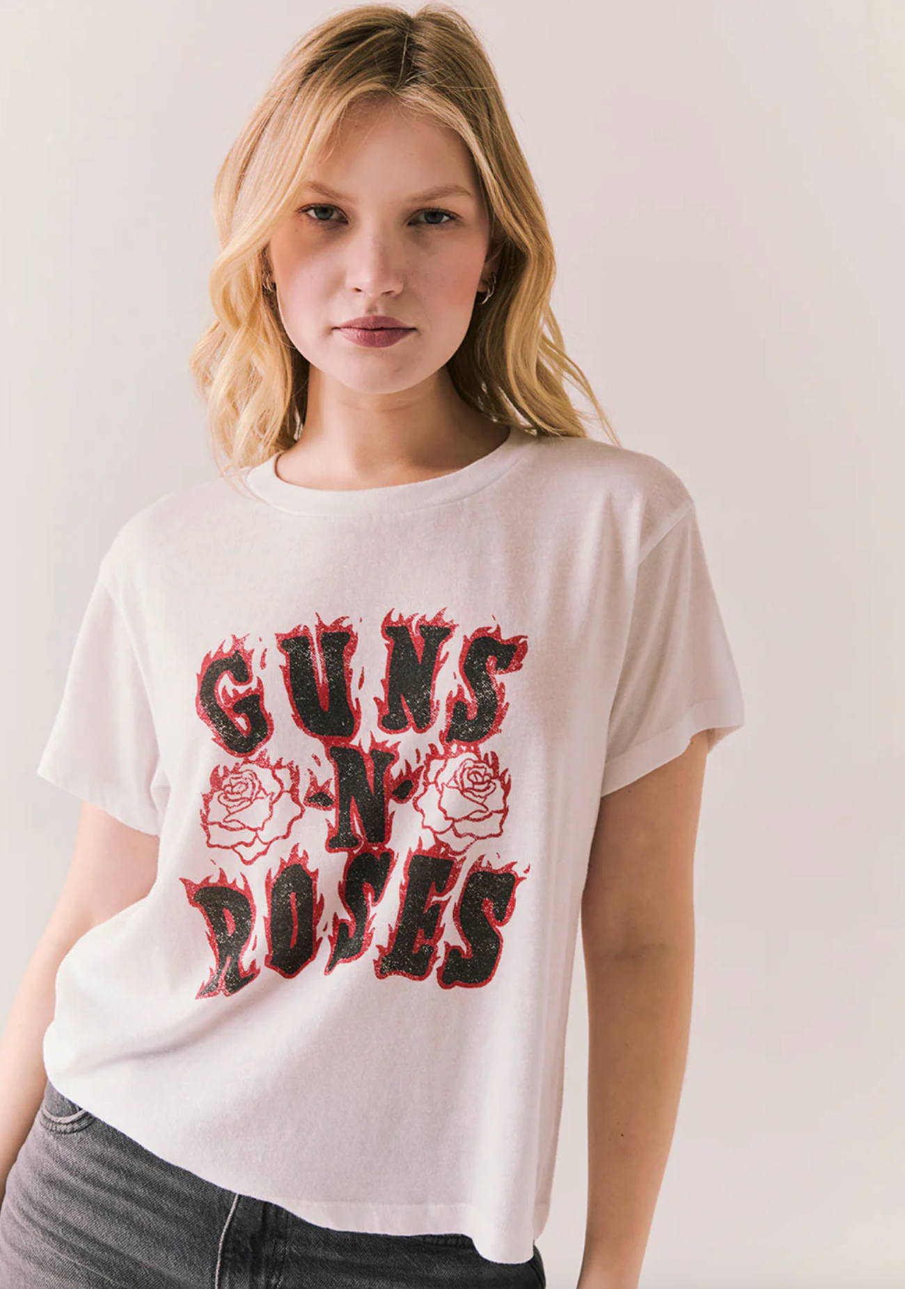 Chaser Guns 'N Roses Flaming Roses Tee