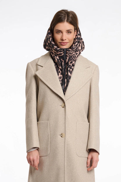 Tabita Padded Bib (Leopard)