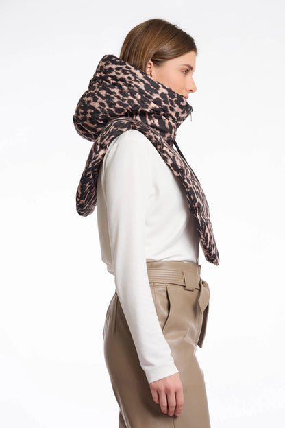 Tabita Padded Bib (Leopard)