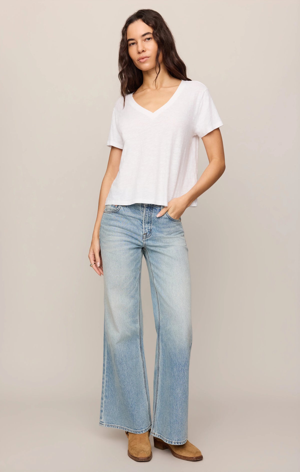 Nomad V-Neck Tee (White)