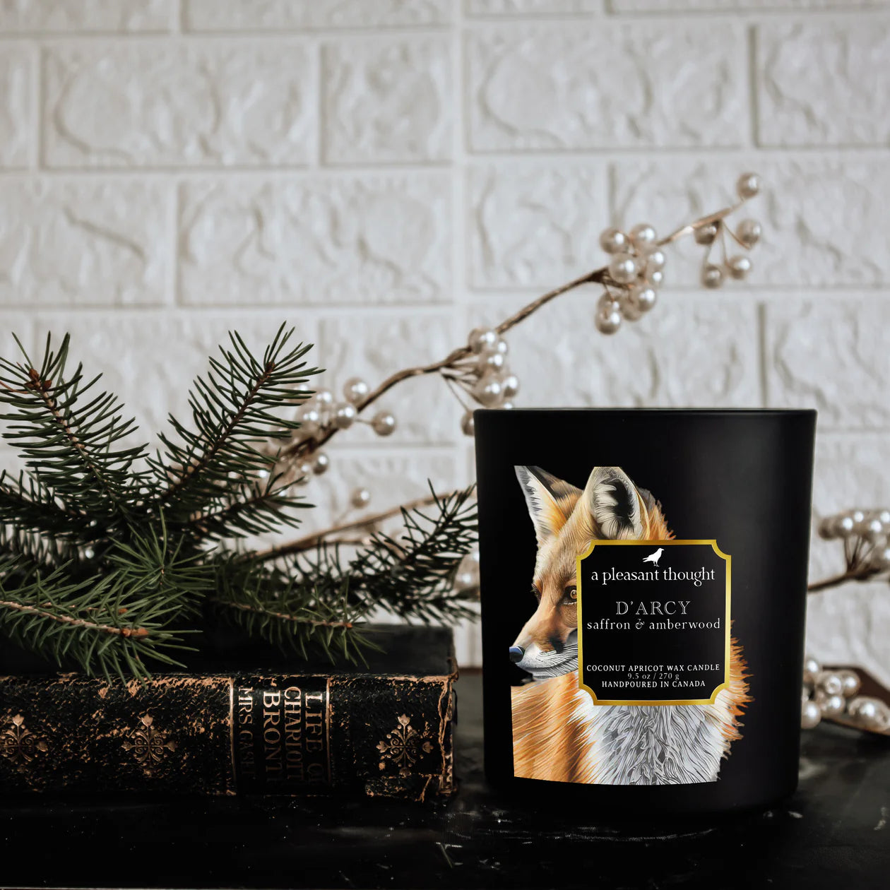 D'Arcy Candle (Saffron & Amberwood)