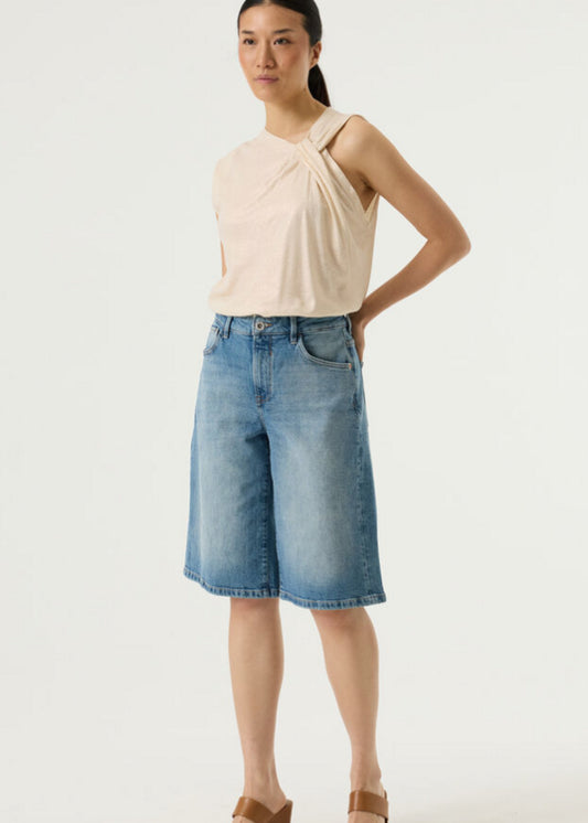 Celia Wide Short Bermuda (Medium Wash)