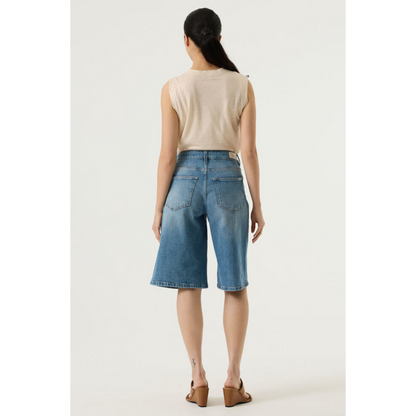 Celia Wide Short Bermuda (Medium Wash)